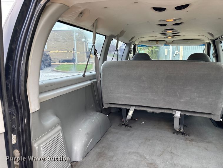 image for item FG0263 2003 Ford E150 van