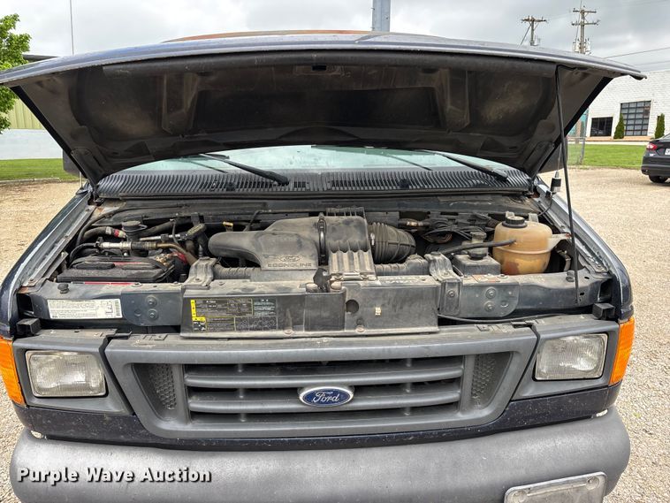 image for item FG0263 2003 Ford E150 van