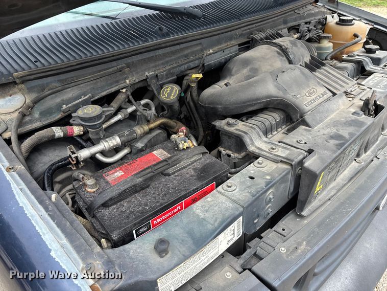 image for item FG0263 2003 Ford E150 van