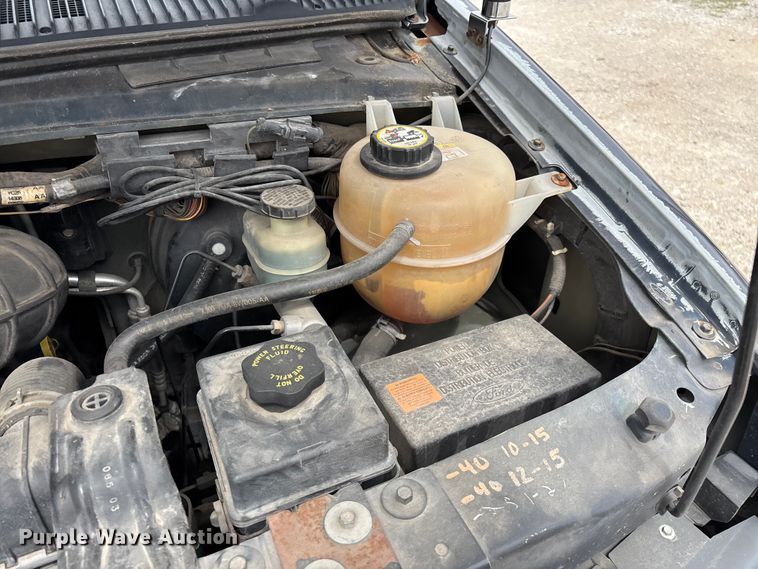 image for item FG0263 2003 Ford E150 van