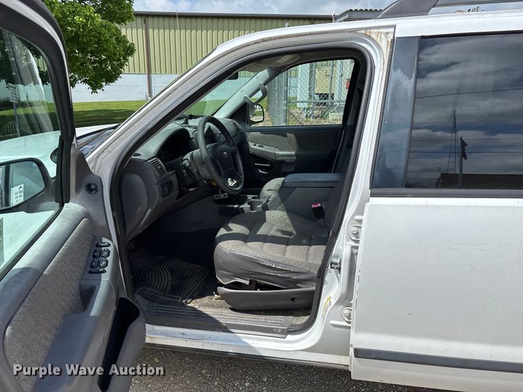 image for item FG0266 2005 Ford Explorer SUV