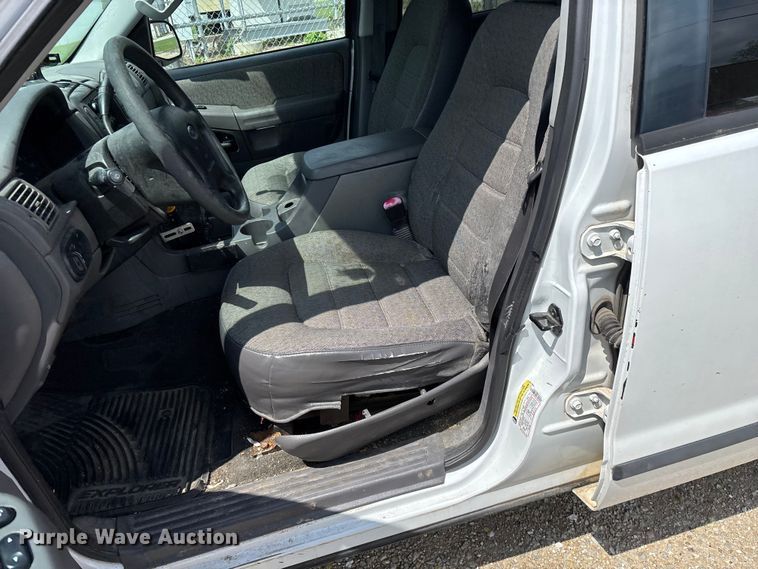 image for item FG0266 2005 Ford Explorer SUV