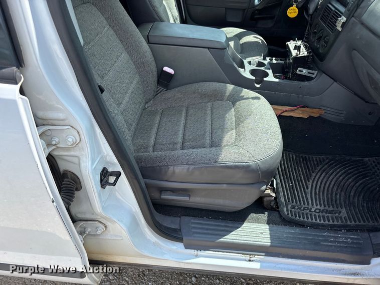 image for item FG0266 2005 Ford Explorer SUV