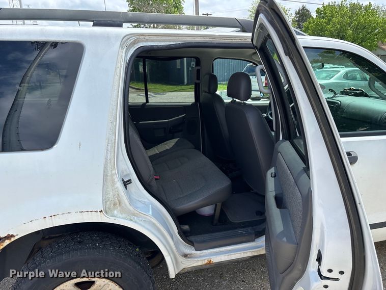image for item FG0266 2005 Ford Explorer SUV