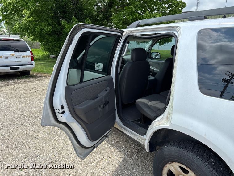 image for item FG0266 2005 Ford Explorer SUV