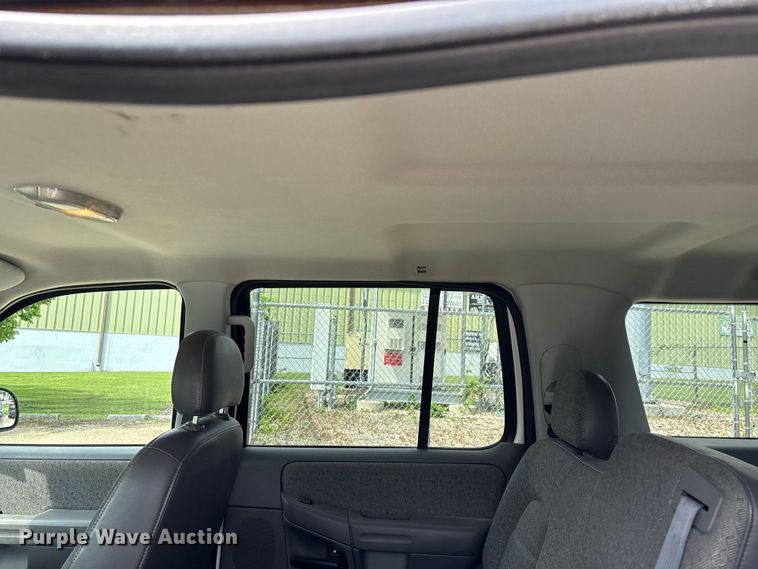 image for item FG0266 2005 Ford Explorer SUV