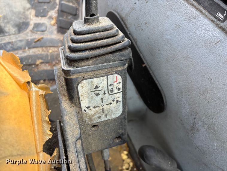 image for item FG0306 2008 New Holland T6020 tractor