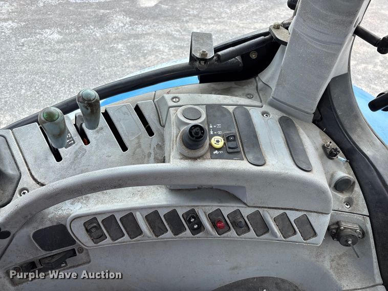 image for item FG0306 2008 New Holland T6020 tractor