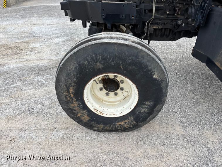 image for item FG0306 2008 New Holland T6020 tractor