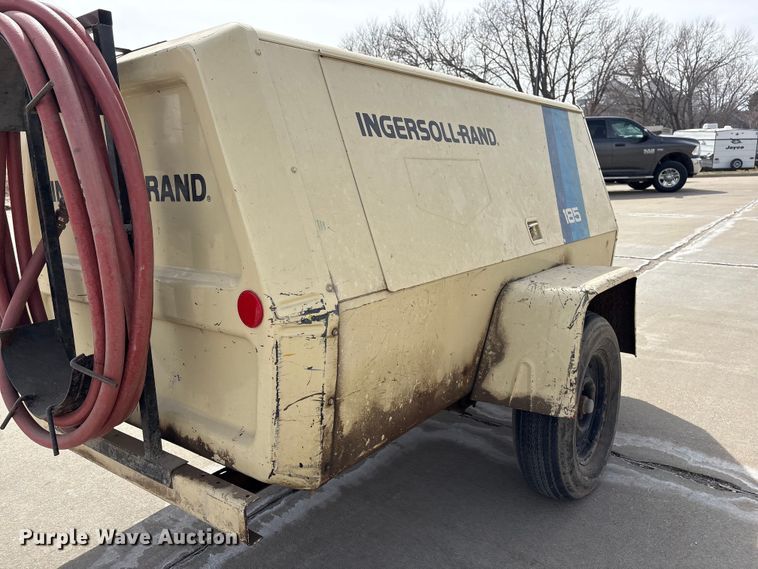 image for item FG2778 1989 Ingersoll Rand 185 air compressor
