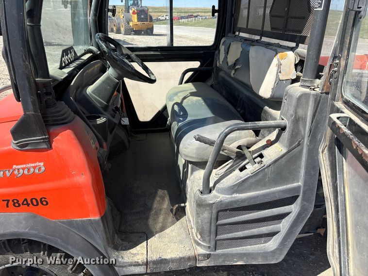 image for item FG2901 2004 Kubota RTV900 utility vehicle
