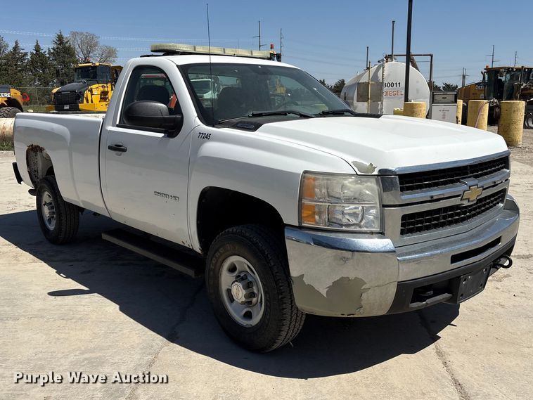 image for item FG2903 2010 Chevrolet Silverado 2500HD pickup truck