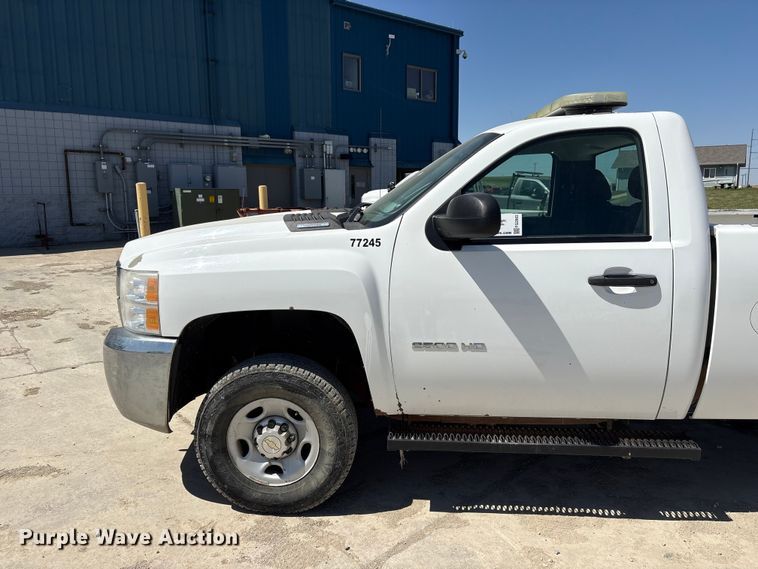 image for item FG2903 2010 Chevrolet Silverado 2500HD pickup truck