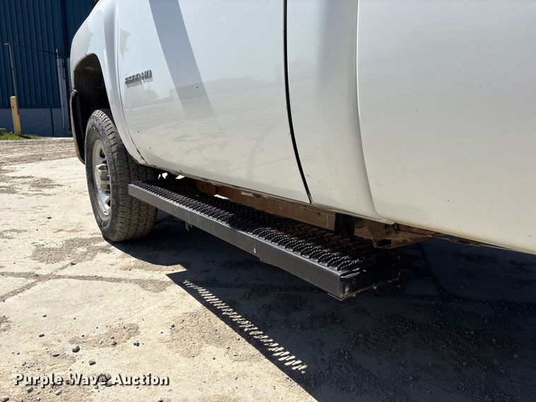 image for item FG2903 2010 Chevrolet Silverado 2500HD pickup truck
