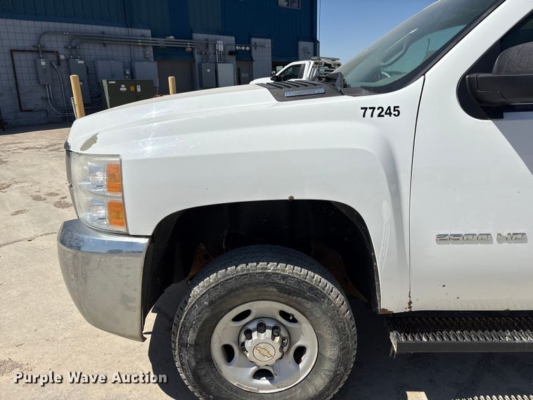 image for item FG2903 2010 Chevrolet Silverado 2500HD pickup truck