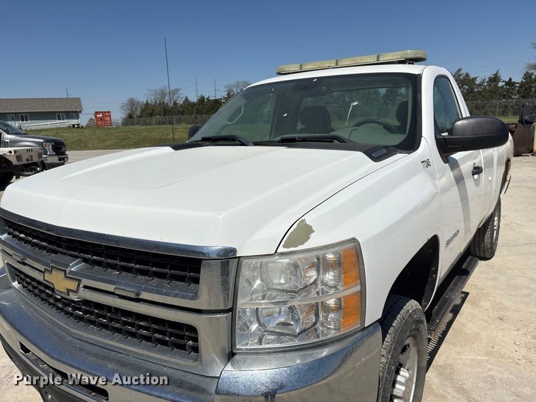 image for item FG2903 2010 Chevrolet Silverado 2500HD pickup truck