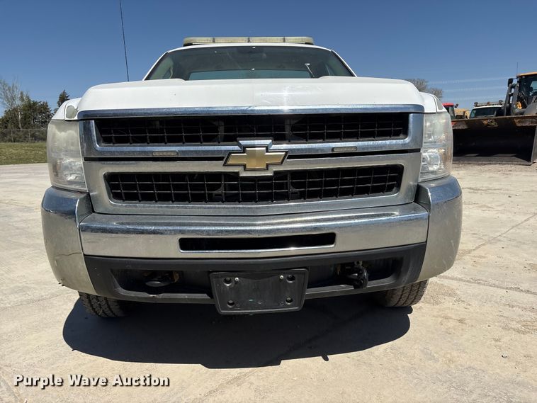 image for item FG2903 2010 Chevrolet Silverado 2500HD pickup truck