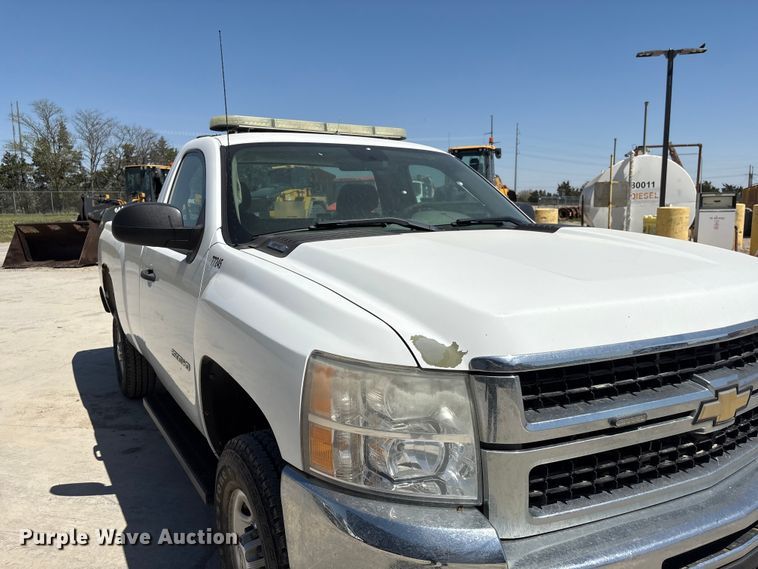 image for item FG2903 2010 Chevrolet Silverado 2500HD pickup truck