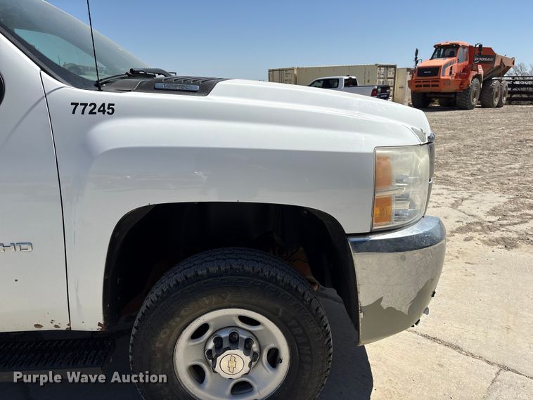 image for item FG2903 2010 Chevrolet Silverado 2500HD pickup truck