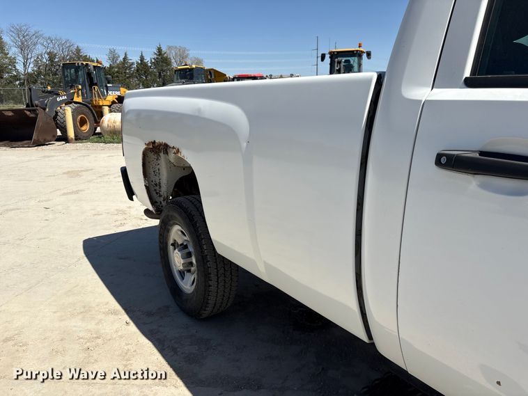 image for item FG2903 2010 Chevrolet Silverado 2500HD pickup truck