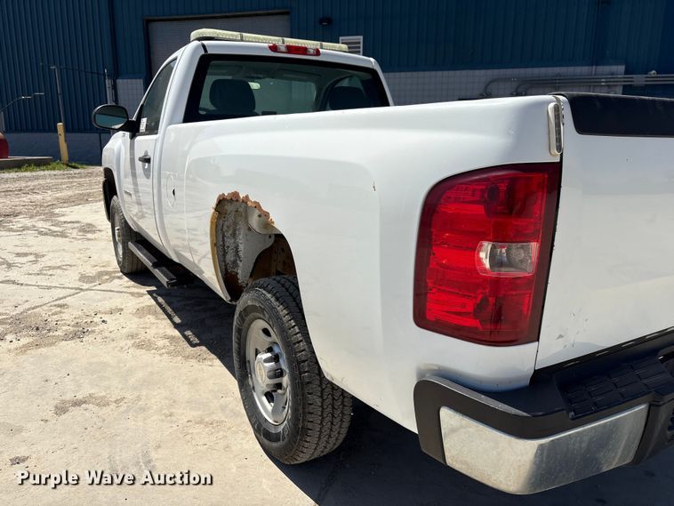 image for item FG2903 2010 Chevrolet Silverado 2500HD pickup truck