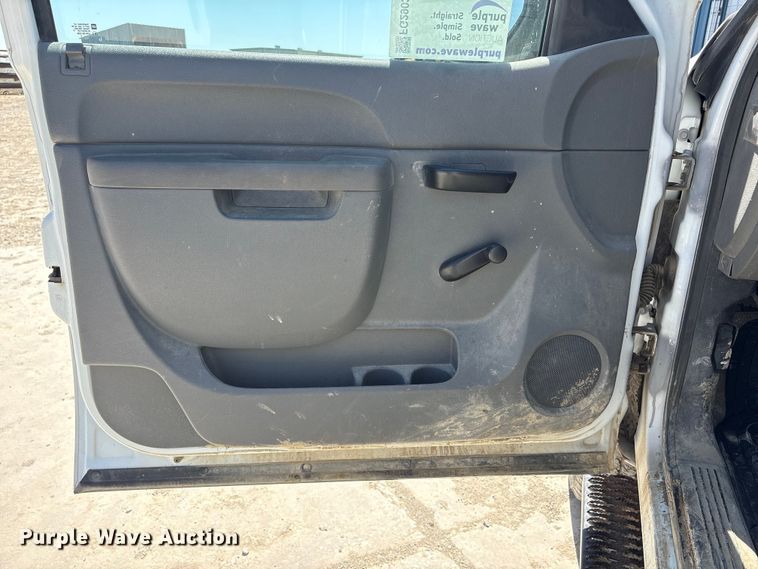 image for item FG2903 2010 Chevrolet Silverado 2500HD pickup truck