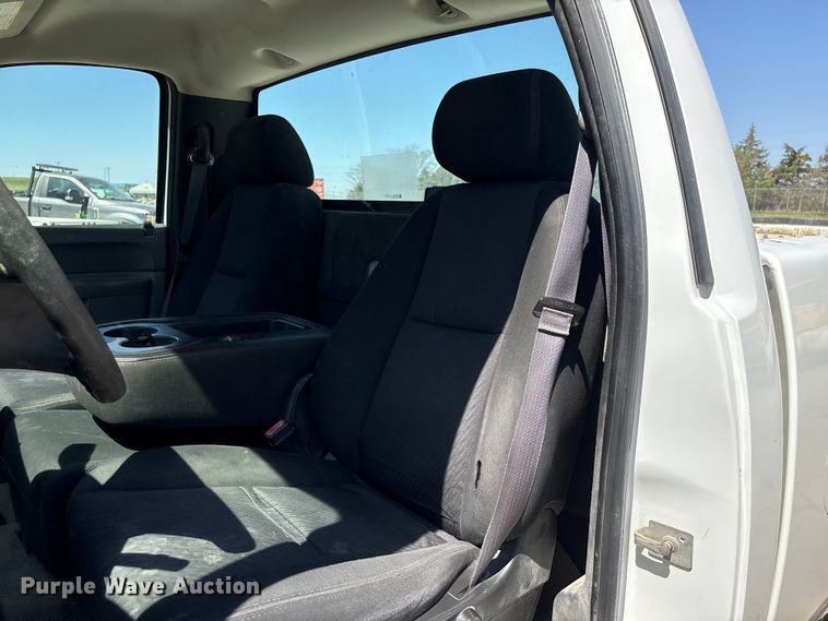 image for item FG2903 2010 Chevrolet Silverado 2500HD pickup truck