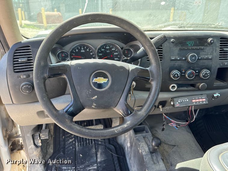 image for item FG2903 2010 Chevrolet Silverado 2500HD pickup truck