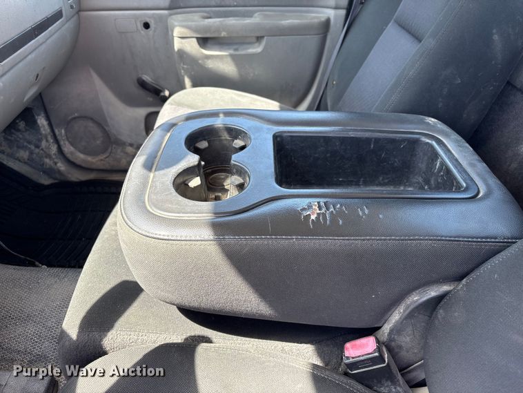 image for item FG2903 2010 Chevrolet Silverado 2500HD pickup truck