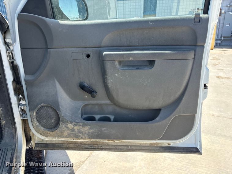 image for item FG2903 2010 Chevrolet Silverado 2500HD pickup truck