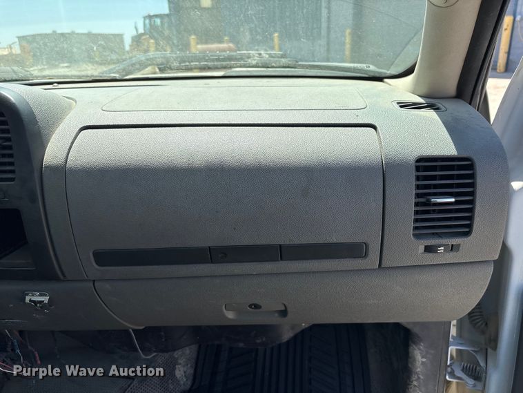 image for item FG2903 2010 Chevrolet Silverado 2500HD pickup truck