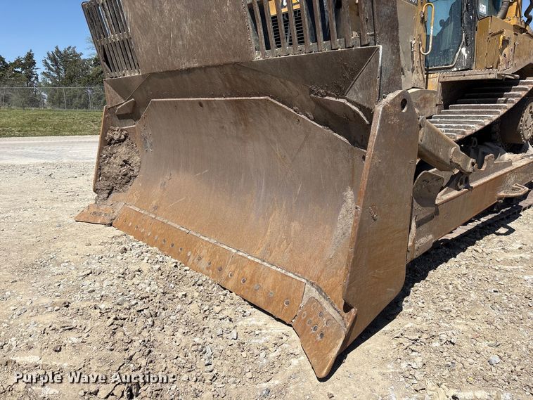 image for item FG2904 2015 Caterpillar D8T dozer