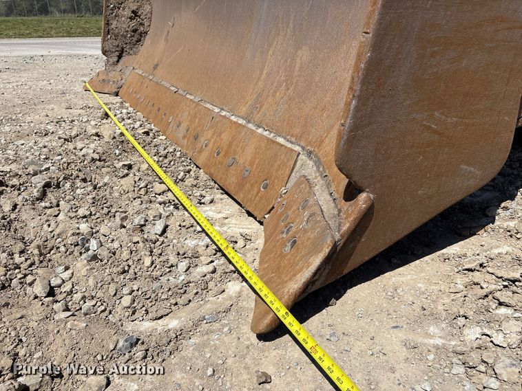 image for item FG2904 2015 Caterpillar D8T dozer