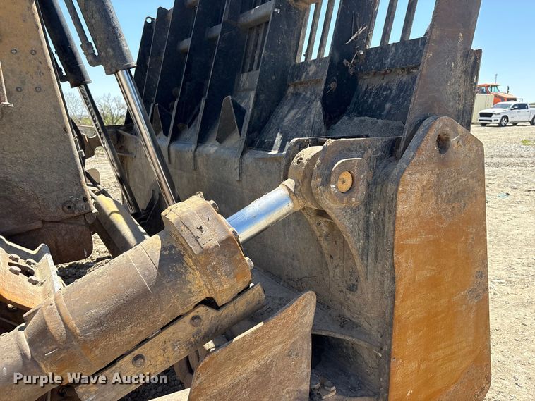 image for item FG2904 2015 Caterpillar D8T dozer