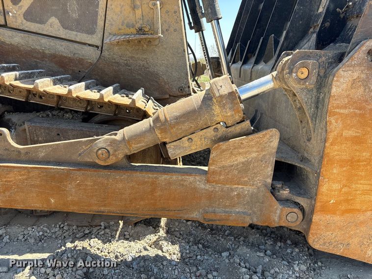 image for item FG2904 2015 Caterpillar D8T dozer