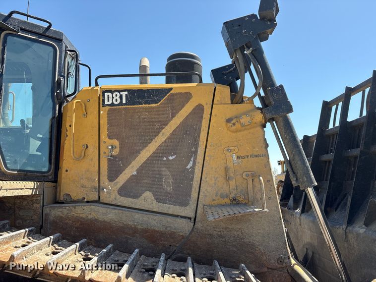 image for item FG2904 2015 Caterpillar D8T dozer