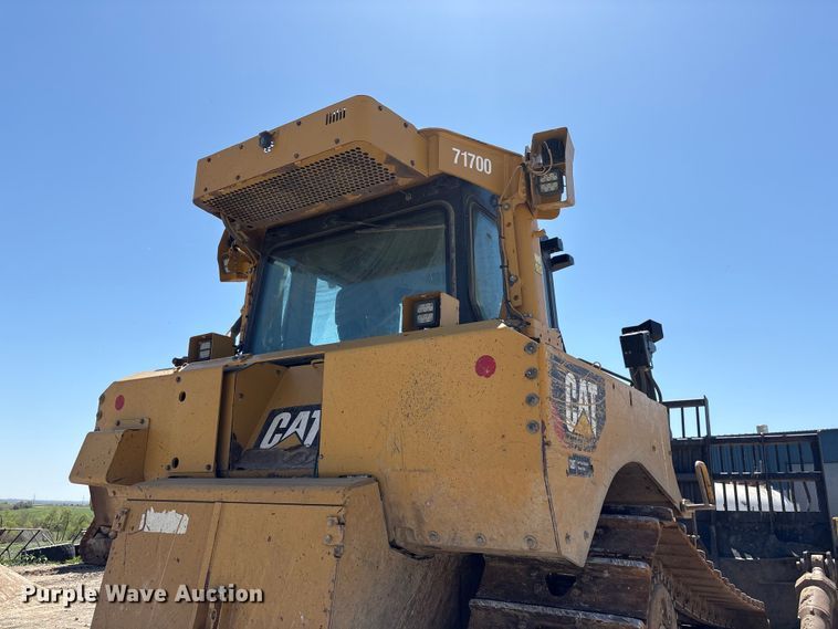 image for item FG2904 2015 Caterpillar D8T dozer