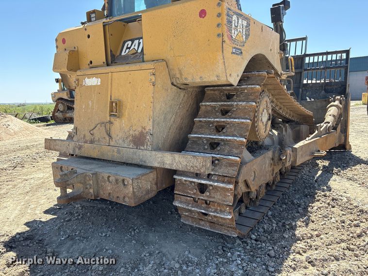 image for item FG2904 2015 Caterpillar D8T dozer