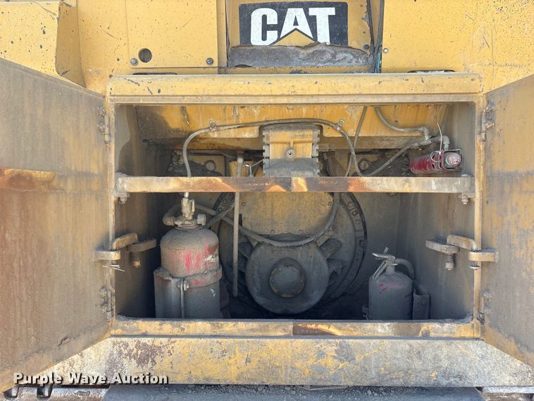 image for item FG2904 2015 Caterpillar D8T dozer