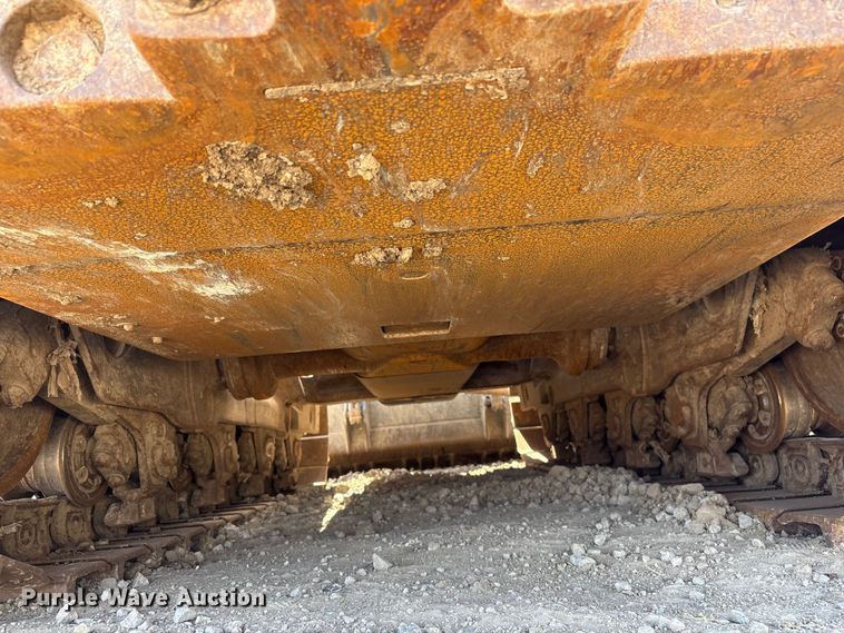 image for item FG2904 2015 Caterpillar D8T dozer