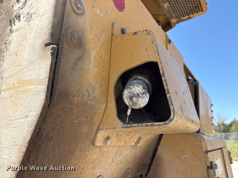 image for item FG2904 2015 Caterpillar D8T dozer