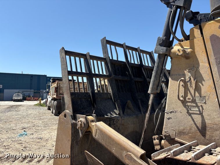 image for item FG2904 2015 Caterpillar D8T dozer