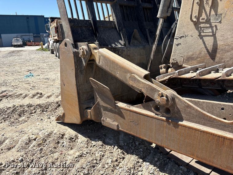 image for item FG2904 2015 Caterpillar D8T dozer