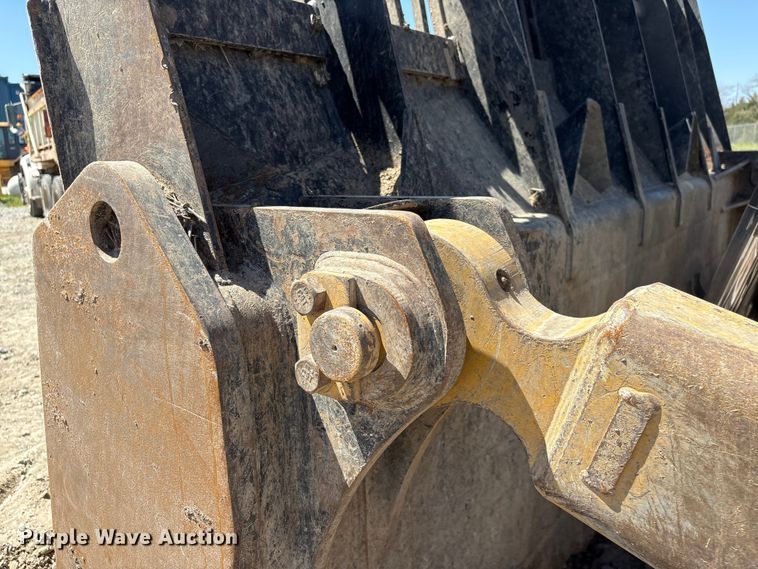 image for item FG2904 2015 Caterpillar D8T dozer