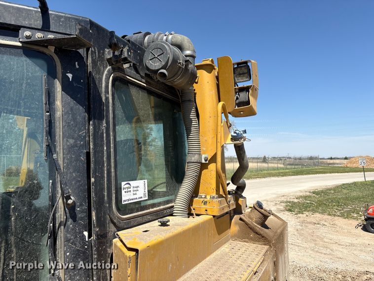 image for item FG2904 2015 Caterpillar D8T dozer