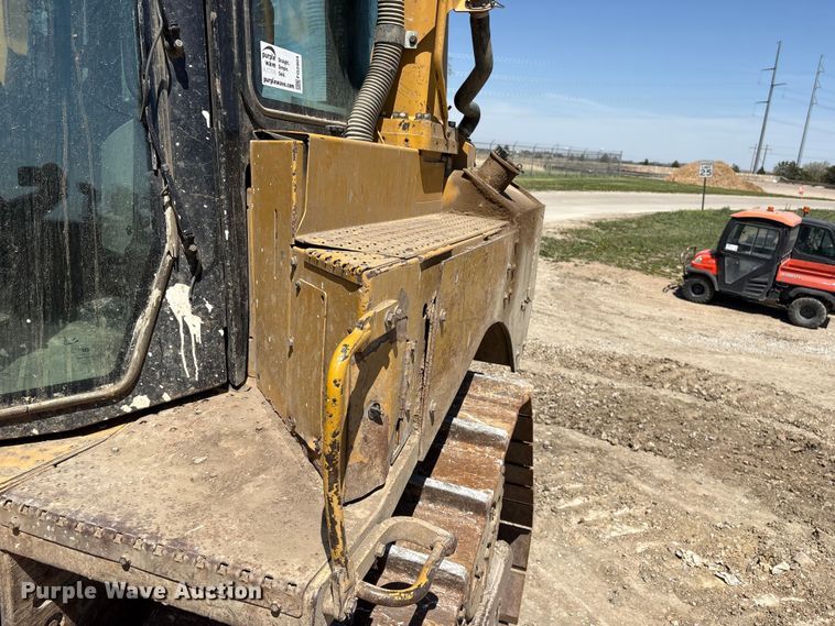 image for item FG2904 2015 Caterpillar D8T dozer