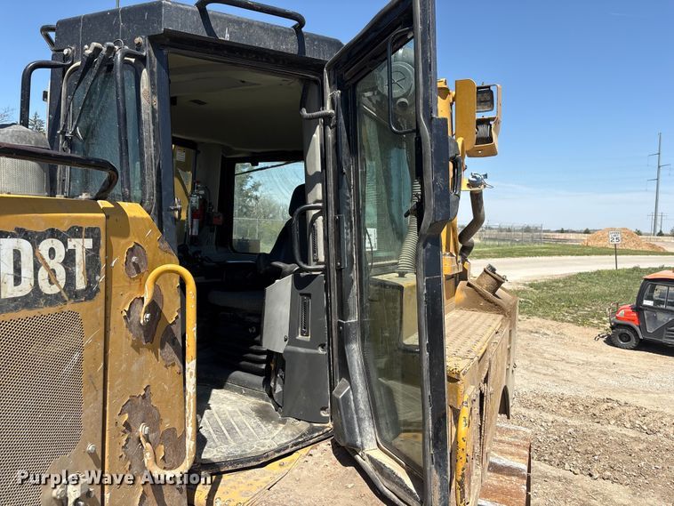 image for item FG2904 2015 Caterpillar D8T dozer