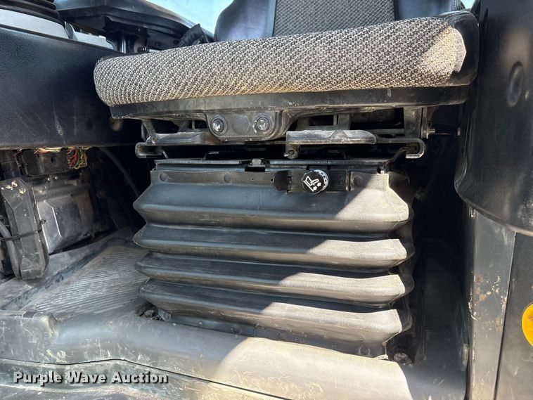 image for item FG2904 2015 Caterpillar D8T dozer