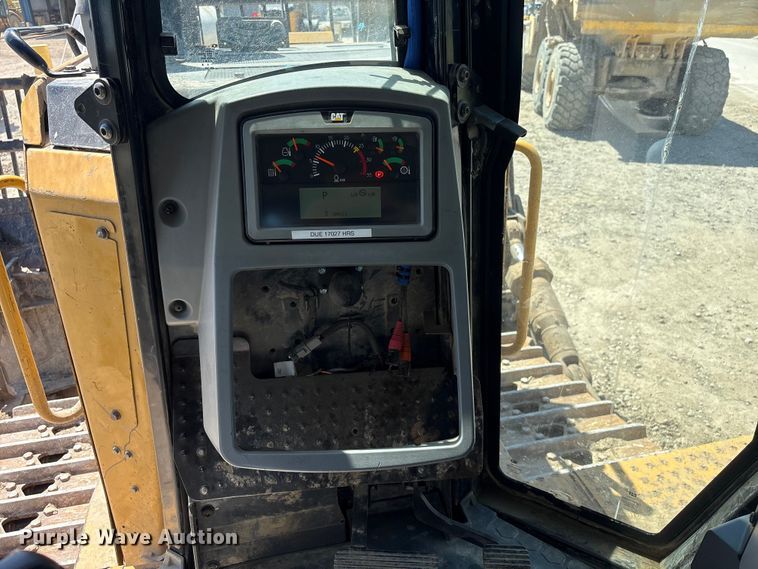 image for item FG2904 2015 Caterpillar D8T dozer