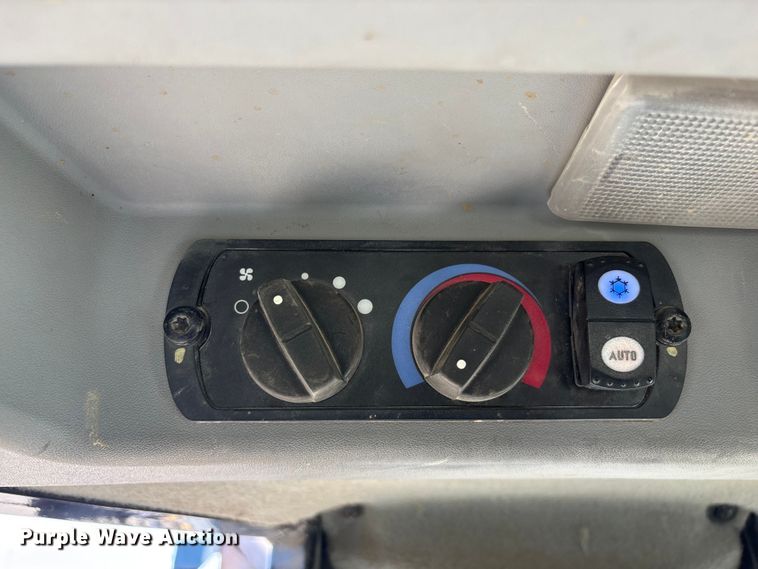 image for item FG2904 2015 Caterpillar D8T dozer